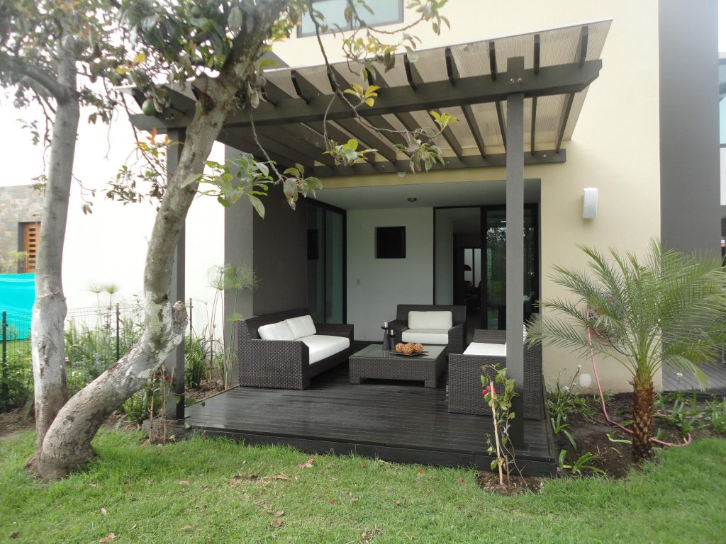 Hollow Decking VS Solid Decking: How Do You Choose?