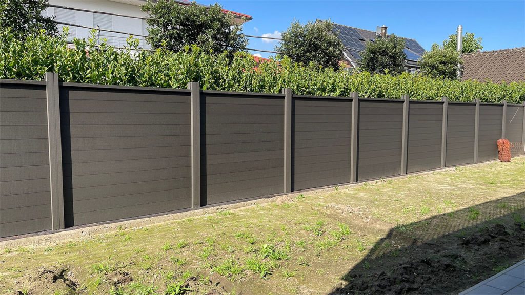 Why Choose Composite Fence For Garden, Stud Farm, and Yards?