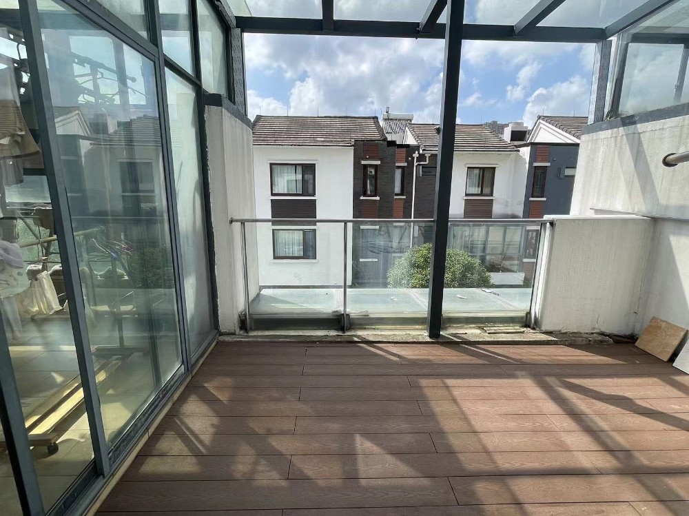 1730422825921208.jpg wood-plastic-composite-flooring-versatile-for-both-outdoor-and-indoor-use.jpg