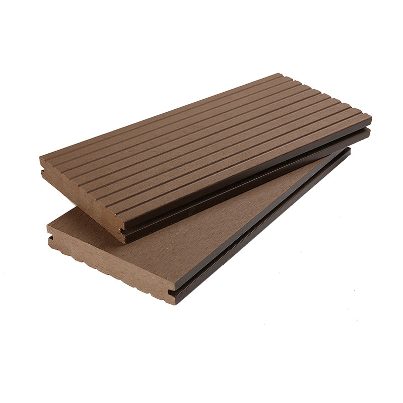 Choose WPC Composite Decking For Your Swimming Pool
